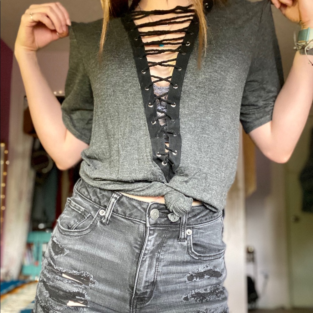 🖤DEEP V CUT SHIRT🖤